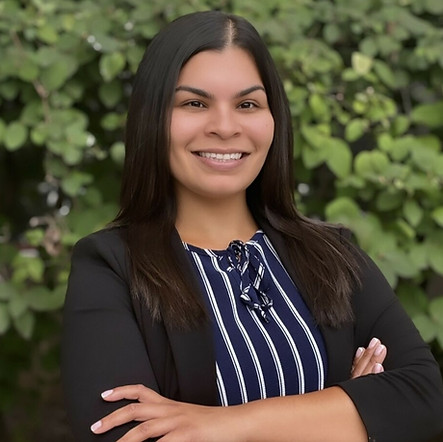 Vivian Vega Headshot.jpg